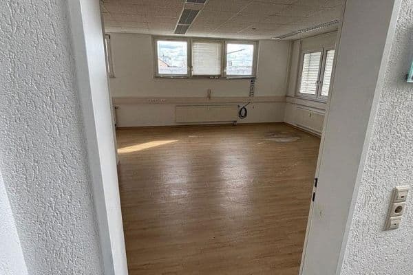 Pronájem kanceláře 87 m², Blumenstr. 33a, Magstadt Pronájem kanceláře 87 m², Blumenstr. 33a, Magstadt