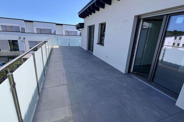 Pronájem bytu 3+1 85 m², Offenbach Pronájem bytu 3+1 85 m², Offenbach