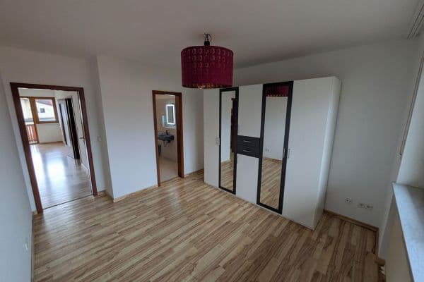 Prodej bytu 2+1 60 m², Margaretenstr., 46a, Krailling, Bavorsko Prodej bytu 2+1 60 m², Margaretenstr., 46a, Krailling, Bavorsko