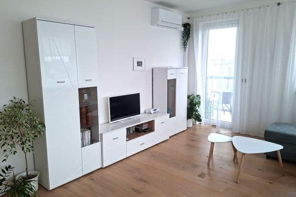 Prodej bytu 2+kk 59 m², V Dolině, Praha Prodej bytu 2+kk 59 m², V Dolině, Praha