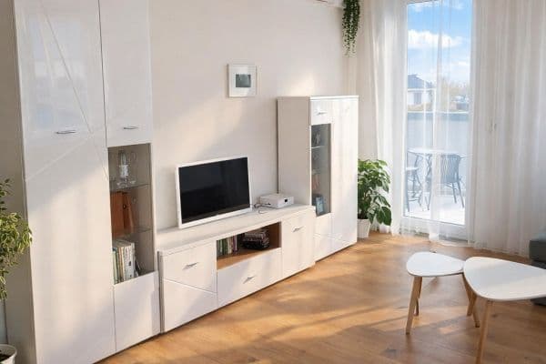 Prodej bytu 2+kk 59 m², V Dolině, Praha Prodej bytu 2+kk 59 m², V Dolině, Praha