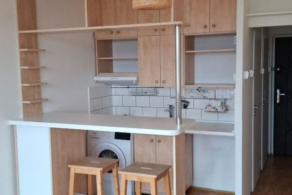Pronájem bytu 1+kk 24 m², Jahodová, Praha Pronájem bytu 1+kk 24 m², Jahodová, Praha