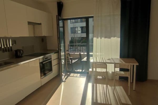 Pronájem bytu 1+kk 44 m², Na Komořsku, Praha Pronájem bytu 1+kk 44 m², Na Komořsku, Praha