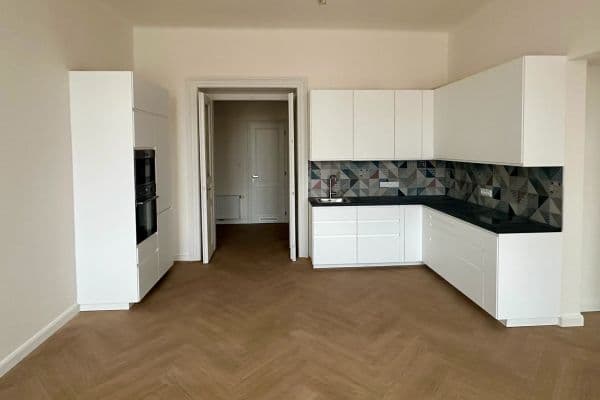Pronájem bytu 4+kk 101 m², U Nádražní lávky, Praha Pronájem bytu 4+kk 101 m², U Nádražní lávky, Praha