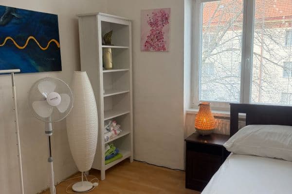 Pronájem bytu 1+1 31 m², Křivoklátská, Praha Pronájem bytu 1+1 31 m², Křivoklátská, Praha