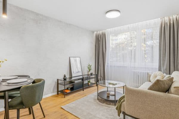 Prodej bytu 2+kk 44 m², Vlastina, Praha Prodej bytu 2+kk 44 m², Vlastina, Praha