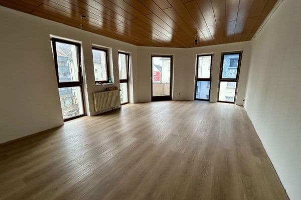 Pronájem bytu 2+1 60 m², Altendorfer Straße 364, Essen Pronájem bytu 2+1 60 m², Altendorfer Straße 364, Essen