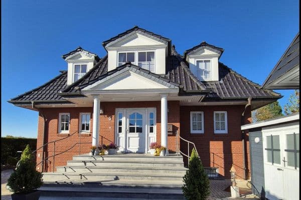 Prodej domu 260 m², pozemek 1.088 m², Rellingen Prodej domu 260 m², pozemek 1.088 m², Rellingen