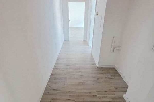 Pronájem bytu 2+1 68 m², Hohenstaufenstr. 56, Pforzheim Pronájem bytu 2+1 68 m², Hohenstaufenstr. 56, Pforzheim