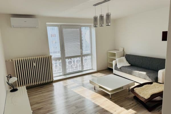 Pronájem bytu 2+1 55 m², Šoltésovej, Bratislava Pronájem bytu 2+1 55 m², Šoltésovej, Bratislava