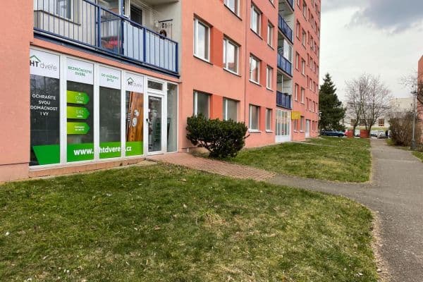 Pronájem nebytového prostoru 33 m², Konstantinova, Praha Pronájem nebytového prostoru 33 m², Konstantinova, Praha