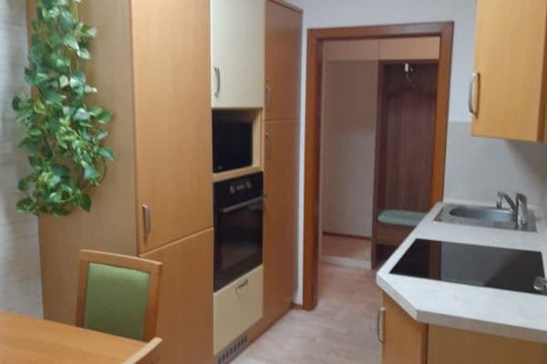 Prodej bytu 3+1 65 m², Sídliště Za Stadionem, Kyjov Prodej bytu 3+1 65 m², Sídliště Za Stadionem, Kyjov