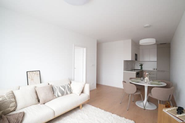 Prodej bytu 2+kk 48 m², Kloboukova, Praha Prodej bytu 2+kk 48 m², Kloboukova, Praha