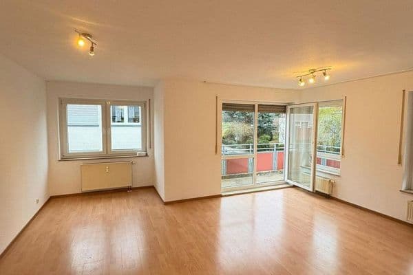 Pronájem bytu 2+1 61 m², Schillerstraße 10, Pfullingen Pronájem bytu 2+1 61 m², Schillerstraße 10, Pfullingen