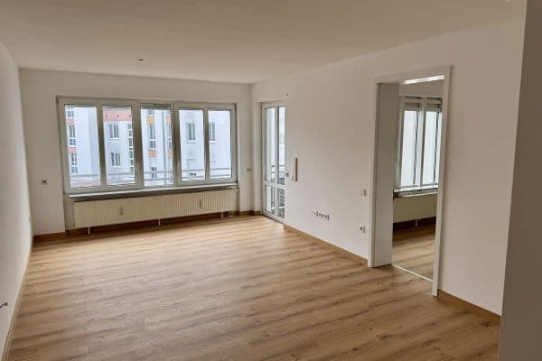 Pronájem bytu 4+1 90 m², Köglweg 17, Taufkirchen, Bavorsko Pronájem bytu 4+1 90 m², Köglweg 17, Taufkirchen, Bavorsko
