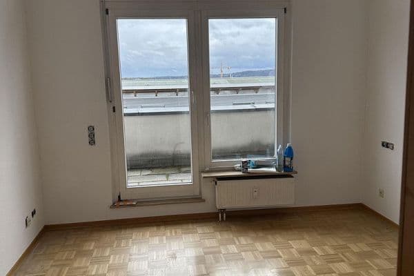 Pronájem bytu 3+1 90 m², Thekla-Kauffmann-Weg 7, Stuttgart, Bádensko-Württembersko Pronájem bytu 3+1 90 m², Thekla-Kauffmann-Weg 7, Stuttgart, Bádensko-Württembersko