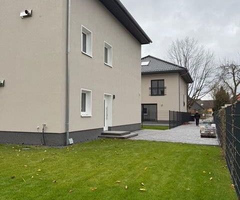 Prodej bytu 3+1 74 m², Berlin, Berlín Prodej bytu 3+1 74 m², Berlin, Berlín