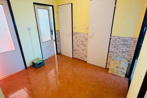 Prodej bytu 3+1 80 m², Ohradní, Praha Prodej bytu 3+1 80 m², Ohradní, Praha