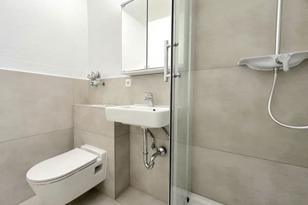 Pronájem bytu 2+1 46 m², Eltviller Straße 19, Wiesbaden Pronájem bytu 2+1 46 m², Eltviller Straße 19, Wiesbaden