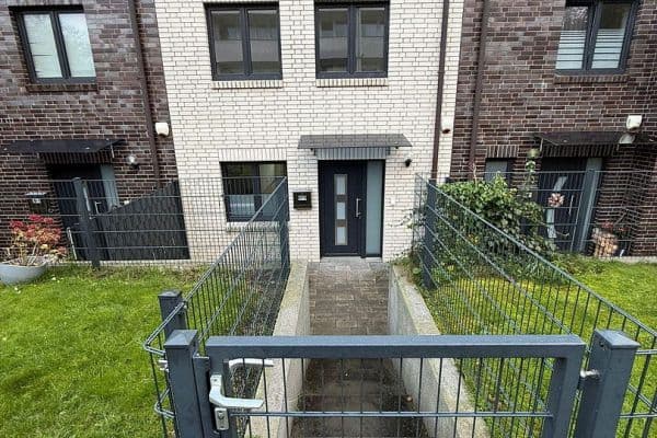 Pronájem domu 156 m², pozemek 174 m², Hamburg Pronájem domu 156 m², pozemek 174 m², Hamburg