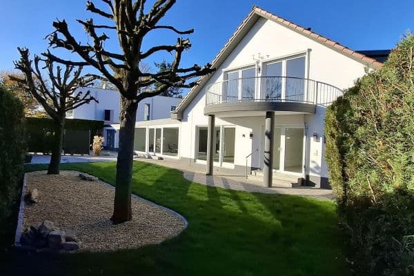 Prodej domu 526 m², pozemek 993 m², Auf dem Niederberg 26 - 26a, Sankt Augustin, Severní Porýní-Vestfálsko Prodej domu 526 m², pozemek 993 m², Auf dem Niederberg 26 - 26a, Sankt Augustin, Severní Porýní-Vestfálsko