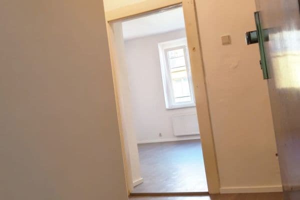 Prodej bytu 1+kk 33 m², K Louži, Praha Prodej bytu 1+kk 33 m², K Louži, Praha