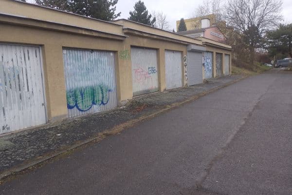 Pronájem garáže 17 m², Ovčárská, Praha Pronájem garáže 17 m², Ovčárská, Praha