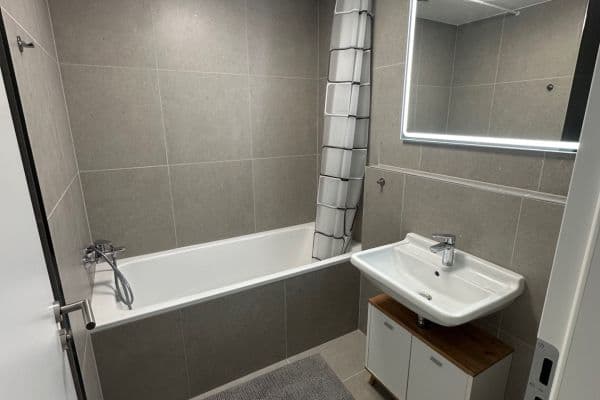 Pronájem bytu 2+1 44 m², Bratislava - mestská časť Staré Mesto, Bratislavský kraj Pronájem bytu 2+1 44 m², Bratislava - mestská časť Staré Mesto, Bratislavský kraj