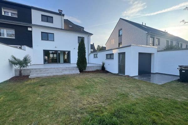 Prodej domu 200 m², pozemek 668 m², Leverkusen Prodej domu 200 m², pozemek 668 m², Leverkusen