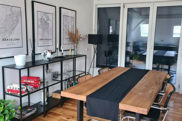 Pronájem bytu 4+1 95 m², Schirmerstr. 11, Düsseldorf Pronájem bytu 4+1 95 m², Schirmerstr. 11, Düsseldorf