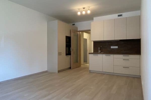 Pronájem bytu 1+kk 33 m², Poděbradská, Praha Pronájem bytu 1+kk 33 m², Poděbradská, Praha