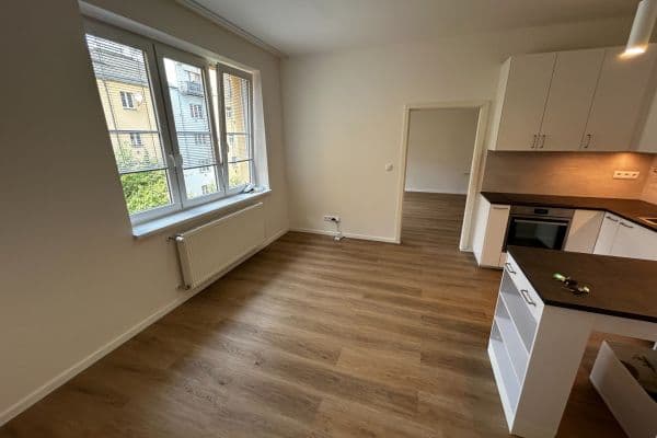 Pronájem bytu 2+kk 53 m², Osadní, Praha Pronájem bytu 2+kk 53 m², Osadní, Praha