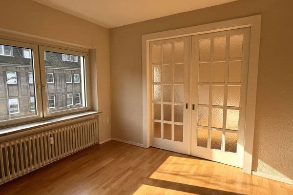 Pronájem bytu 4+kk 110 m², Fuldastraße 21, Duisburg Pronájem bytu 4+kk 110 m², Fuldastraße 21, Duisburg