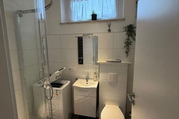 Pronájem bytu 1+1 40 m², Poststr.16, Meerane Pronájem bytu 1+1 40 m², Poststr.16, Meerane