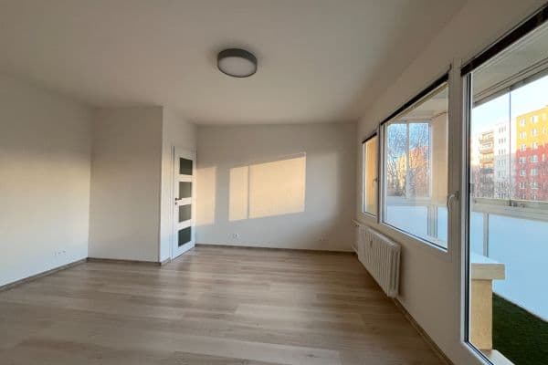 Pronájem bytu 3+1 73 m², Konradova, Brno Pronájem bytu 3+1 73 m², Konradova, Brno
