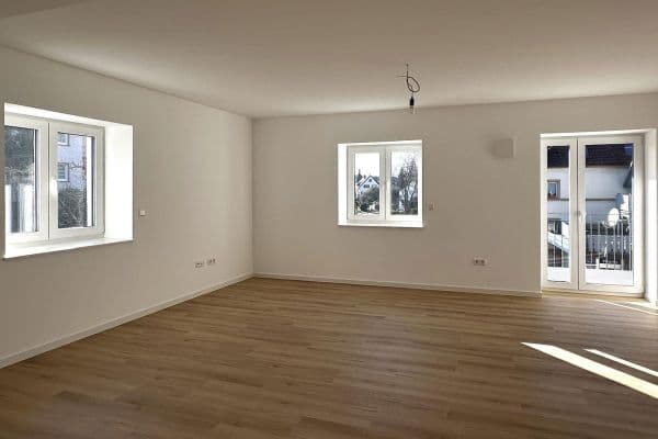 Pronájem bytu 3+1 80 m², Mauerbergstrasse 83, Neuweier, Bádensko-Württembersko Pronájem bytu 3+1 80 m², Mauerbergstrasse 83, Neuweier, Bádensko-Württembersko