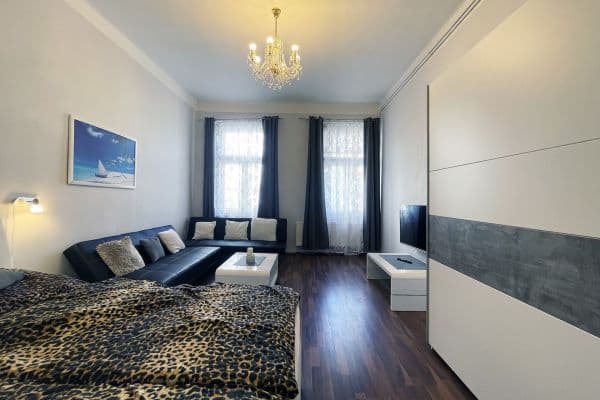 Pronájem bytu 3+1 80 m², Voroněžská, Praha Pronájem bytu 3+1 80 m², Voroněžská, Praha