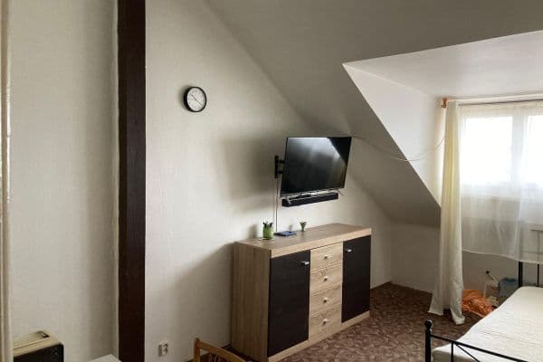 Pronájem bytu 2+kk 40 m², Šlikova, Praha Pronájem bytu 2+kk 40 m², Šlikova, Praha