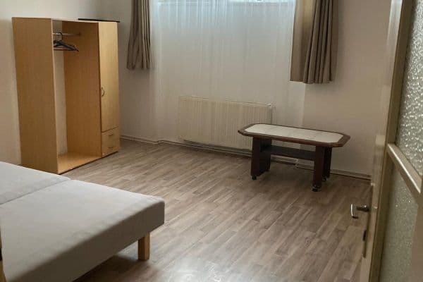 Pronájem bytu 1+kk 20 m², Šlikova, Praha Pronájem bytu 1+kk 20 m², Šlikova, Praha