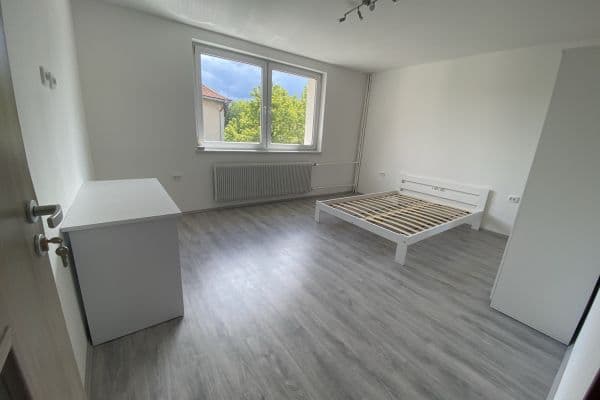 Pronájem bytu 5+1 115 m², Jižní Ⅱ, Praha Pronájem bytu 5+1 115 m², Jižní Ⅱ, Praha