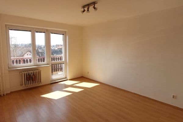 Prodej bytu 1+1 40 m², Korunní, Ostrava Prodej bytu 1+1 40 m², Korunní, Ostrava