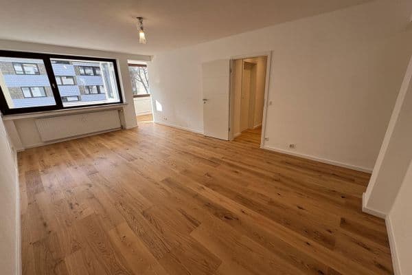 Prodej bytu 3+1 79 m², Köln Prodej bytu 3+1 79 m², Köln