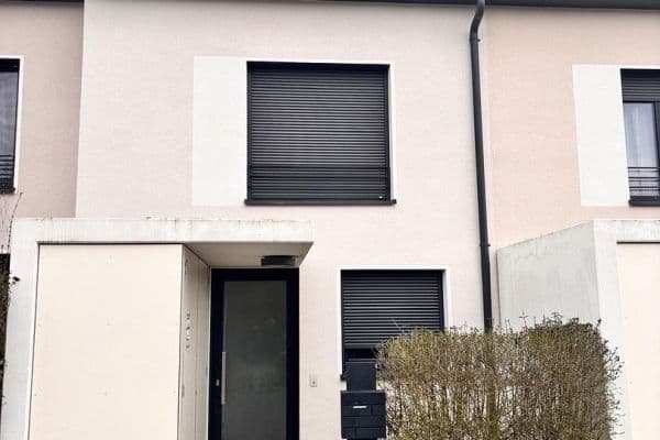 Prodej domu 146 m², pozemek 194 m², Erlangen Prodej domu 146 m², pozemek 194 m², Erlangen