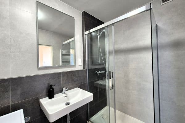 Pronájem bytu 3+1 80 m², Bellušova, Praha Pronájem bytu 3+1 80 m², Bellušova, Praha