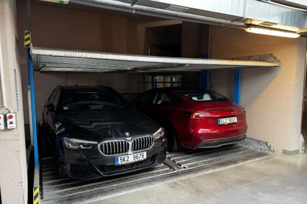 Pronájem garáže 15 m², Spálená, Praha Pronájem garáže 15 m², Spálená, Praha