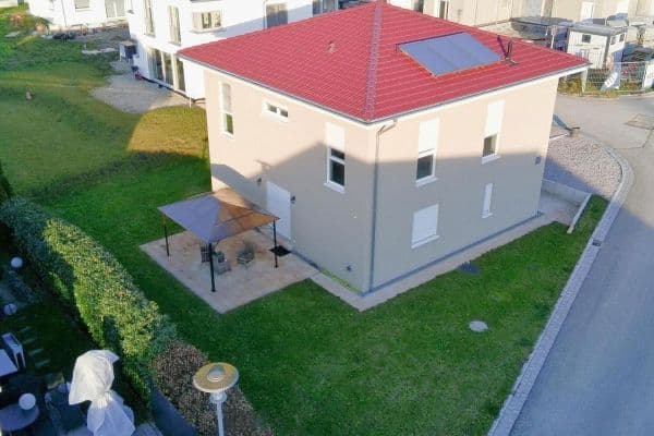 Prodej domu 160 m², pozemek 469 m², Schwalbenweg 1, Ottenbach Prodej domu 160 m², pozemek 469 m², Schwalbenweg 1, Ottenbach