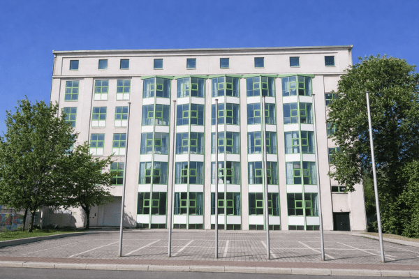 Prodej domu 7.193 m², pozemek 3.026 m², Landsberger Straße 16, Halle, Sasko-Anhaltsko Prodej domu 7.193 m², pozemek 3.026 m², Landsberger Straße 16, Halle, Sasko-Anhaltsko