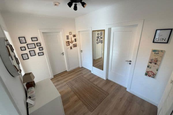 Prodej bytu 3+1 80 m², Hamburg, Hamburg Prodej bytu 3+1 80 m², Hamburg, Hamburg