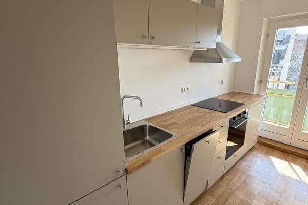 Pronájem bytu 4+1 120 m², Bucher Straße 97, Nürnberg, Bavorsko Pronájem bytu 4+1 120 m², Bucher Straße 97, Nürnberg, Bavorsko