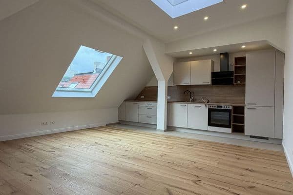 Pronájem bytu 3+1 75 m², Ebersstraße 58, Berlin, Berlín Pronájem bytu 3+1 75 m², Ebersstraße 58, Berlin, Berlín